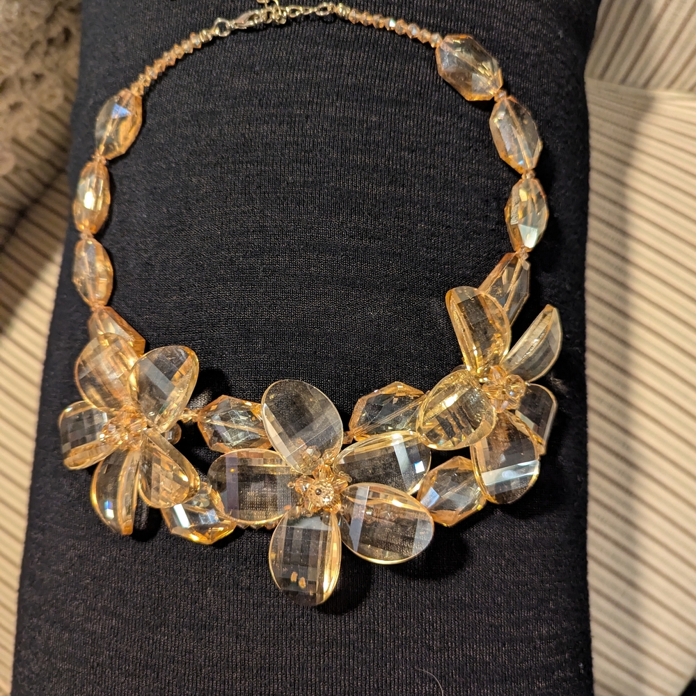 Elegant Lucite Gold Floral Necklace
